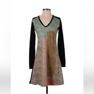 Volt Design long sleeved a line art dress, size 1 Taille or small